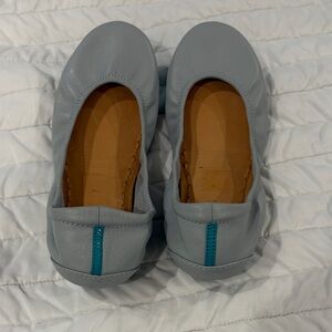 EUC Tieks Cool Gray Ballet Flats with Teal Stripe